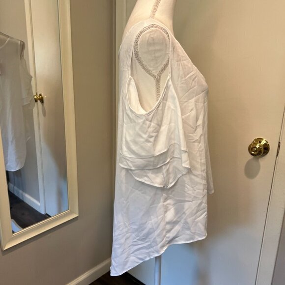 NWT Bisou Bisou White Cold Shoulder Hi-Low hem Blouse, SIze Med - Picture 6 of 15